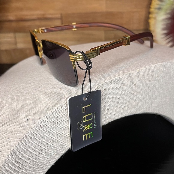 Sunglasses - Picture 2 of 6